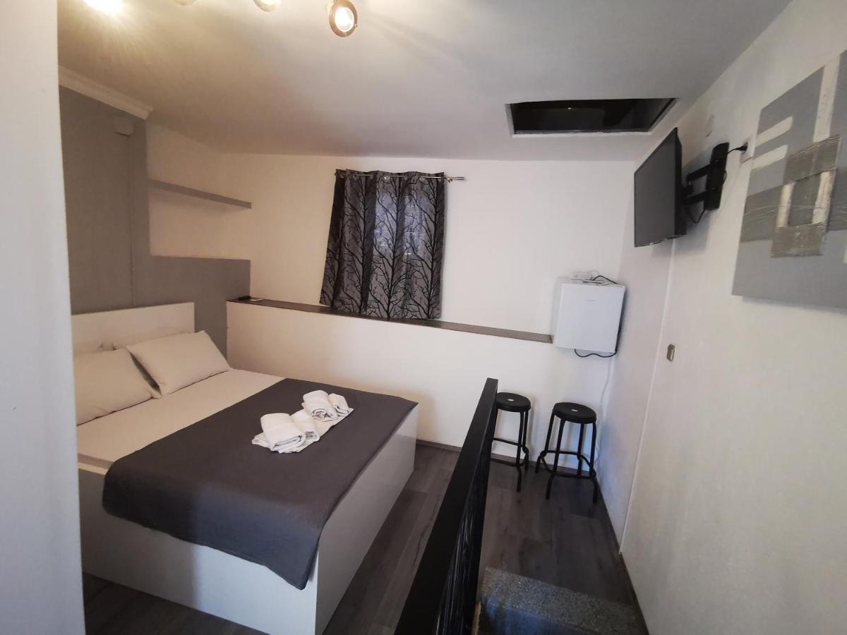 Rooms Pama Split Buitenkant foto