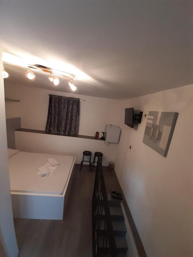 Rooms Pama Split Buitenkant foto