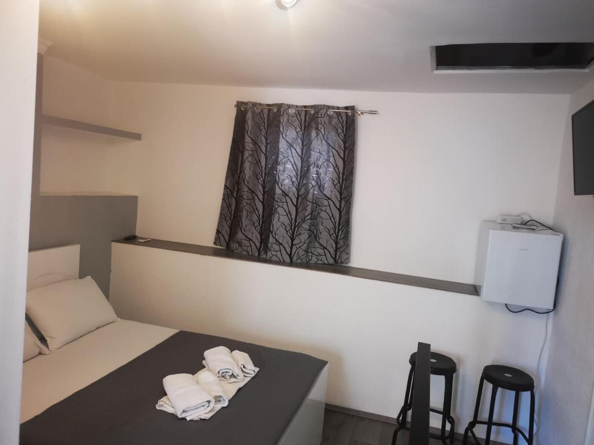Rooms Pama Split Buitenkant foto