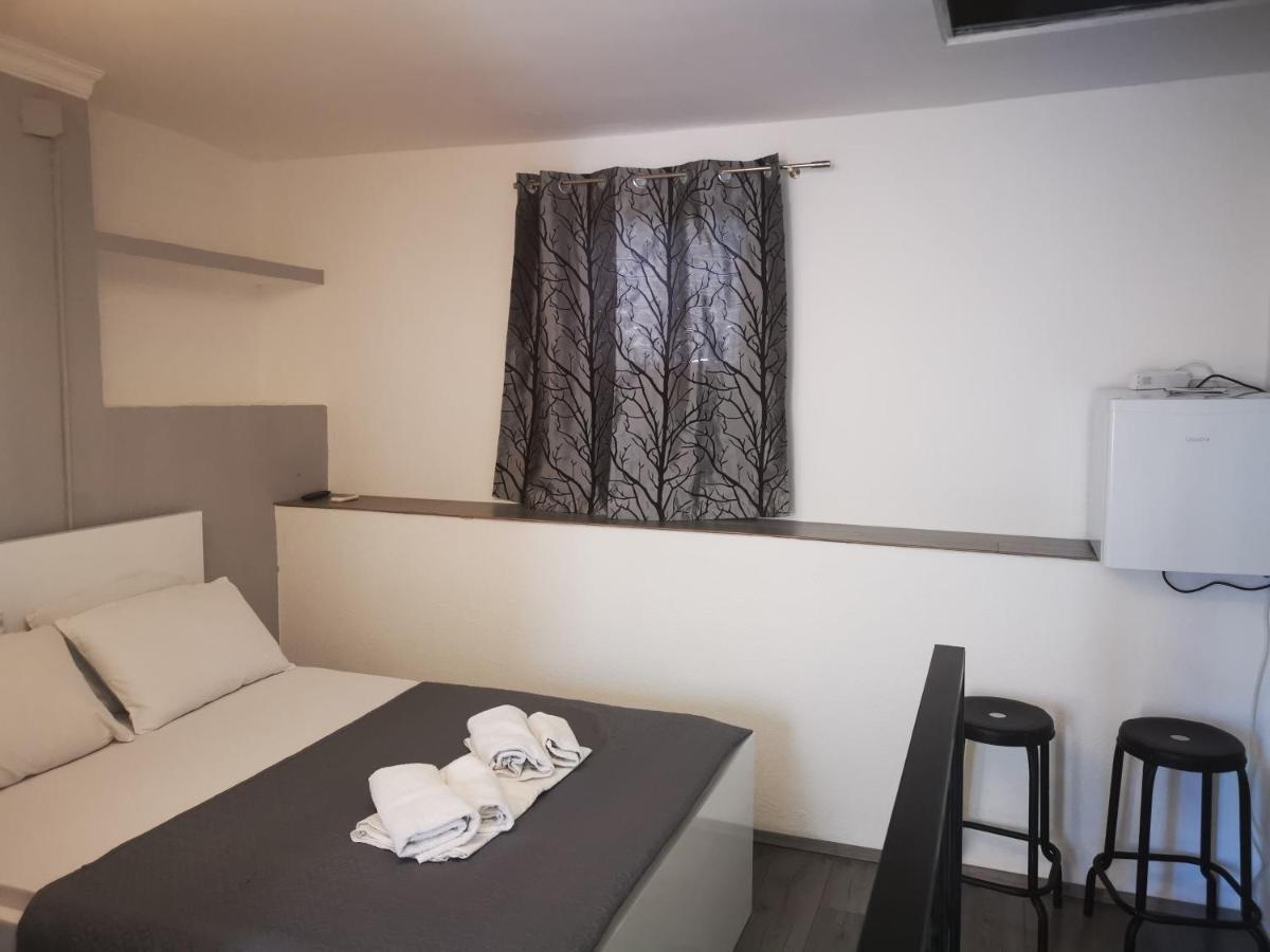 Rooms Pama Split Buitenkant foto